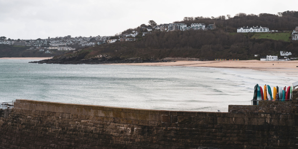 autumnal scene in st ives